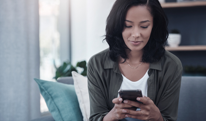 Immagine di donna con smartphone